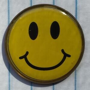 Vintage Smiley‎ face golf ball marker
